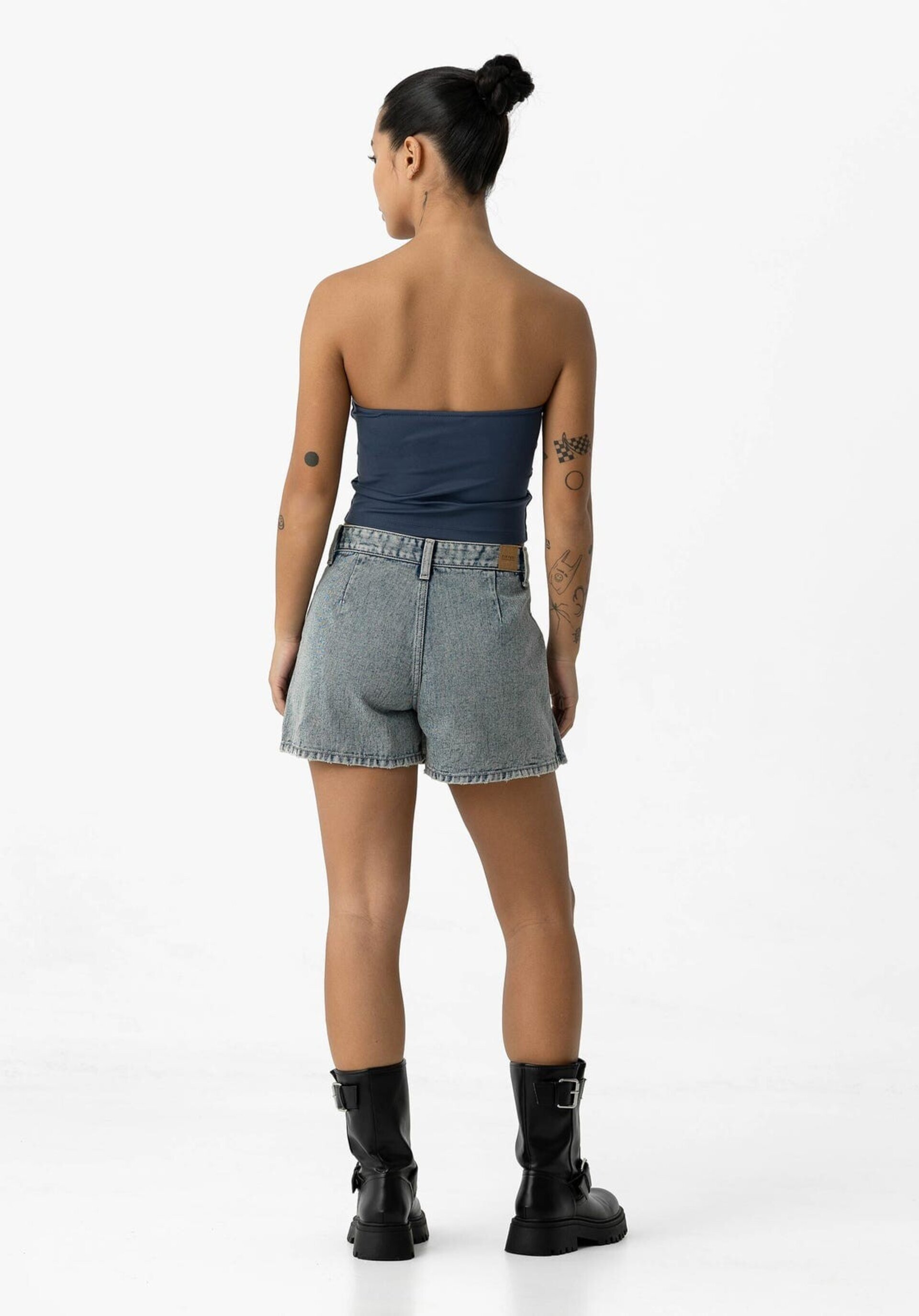 Falda Shorts Denim con Pliegues. - 5