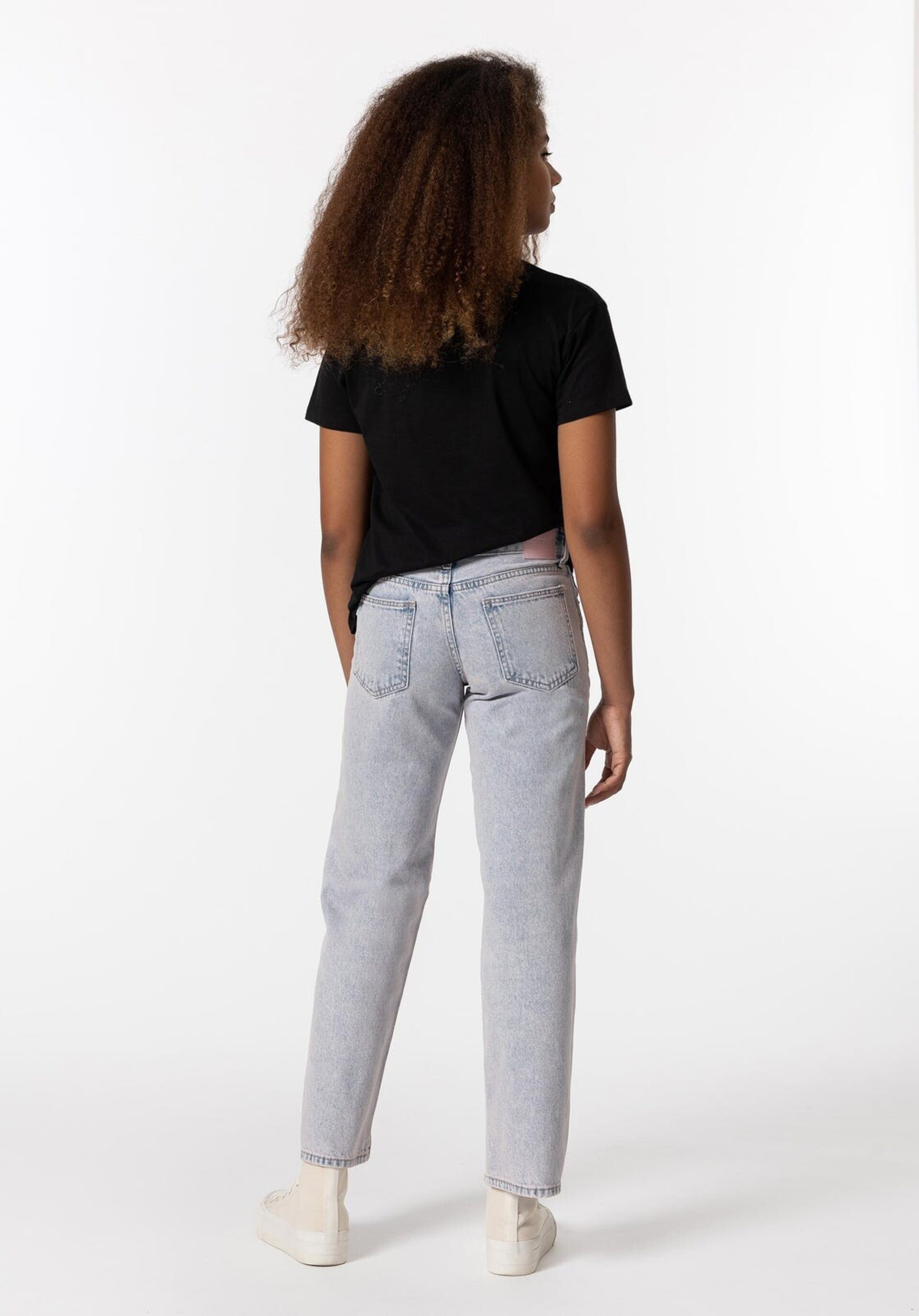 Jeans Zendaya Straight Fit Tiro Bajo - 2